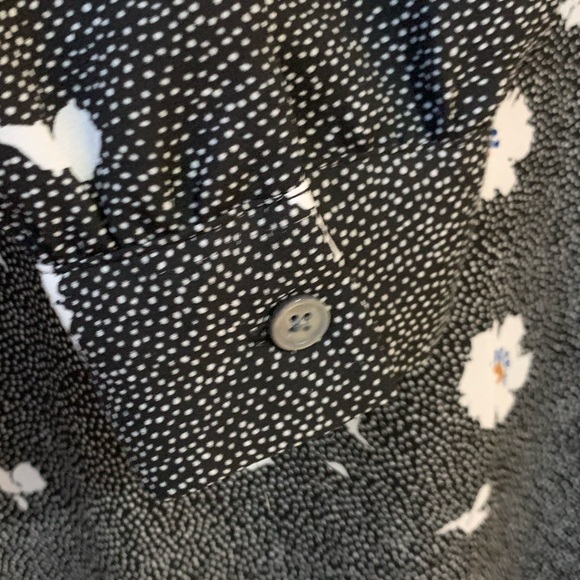 J CREW Women’s Blouse Size: Medium - Picture 5 of 8